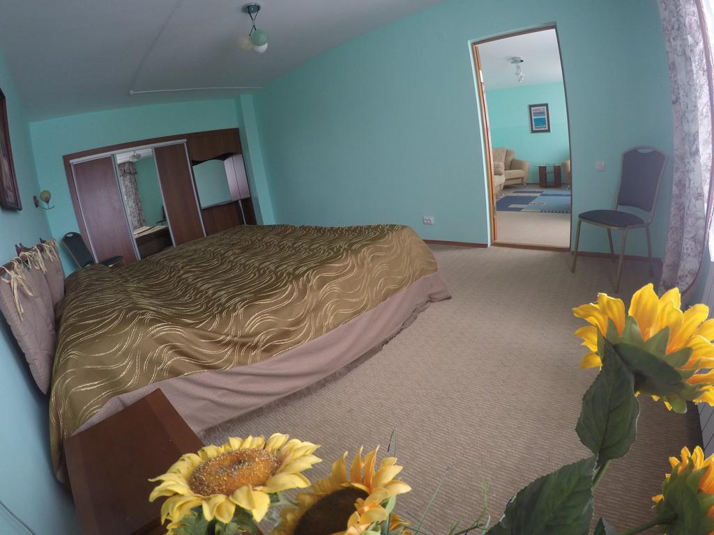 Kurmet Hotel Uralsk Room photo