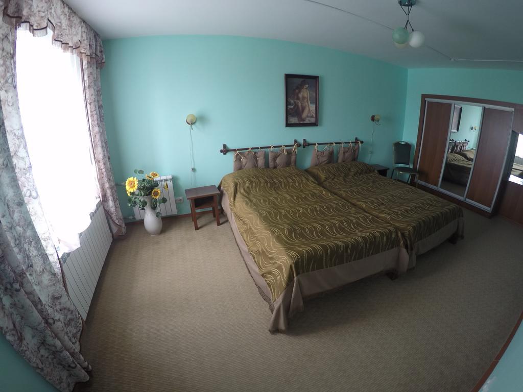 Kurmet Hotel Uralsk Room photo