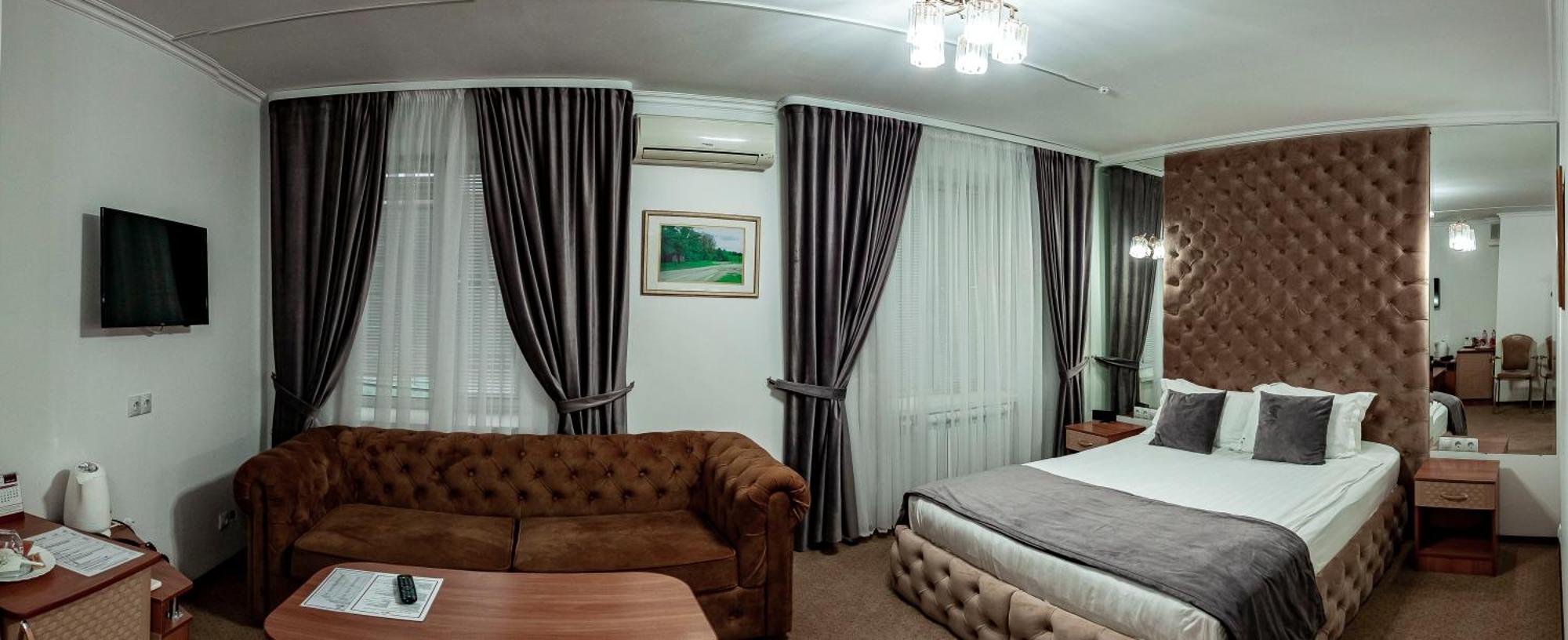 Kurmet Hotel Uralsk Exterior photo