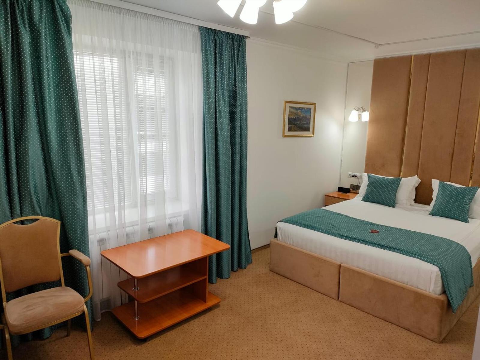 Kurmet Hotel Uralsk Exterior photo