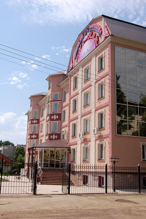 Kurmet Hotel Uralsk Exterior photo